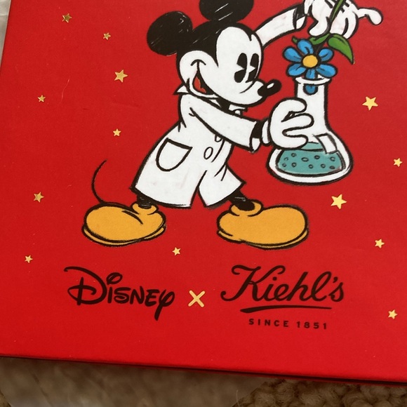 NEW Disney x Kiehl’s Small Compact Mirror Micky Mouse Beauty Collectible NIB - Picture 5 of 7